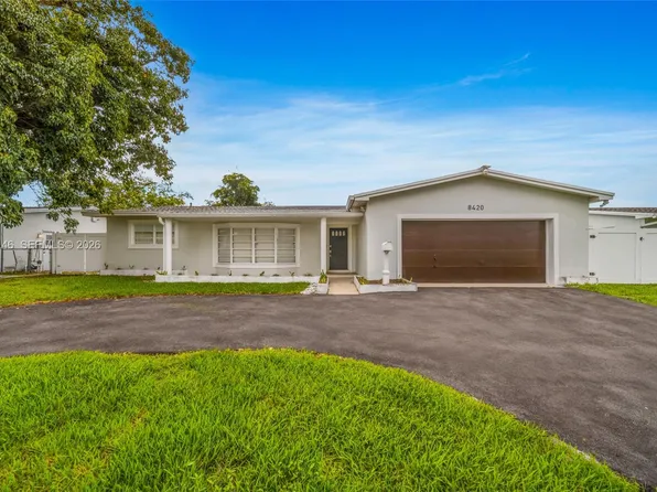 8420 Pasadena Blvd, Pembroke Pines, FL 33024