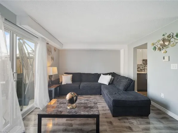 160 Rittenhouse Rd #20, Kitchener, ON N2E 3G5