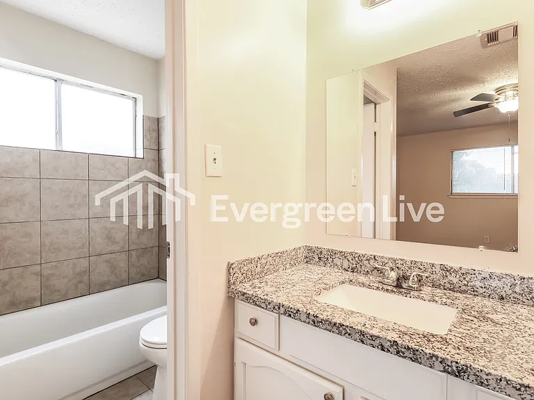 16326 Dew Drop Ln — Photo 10