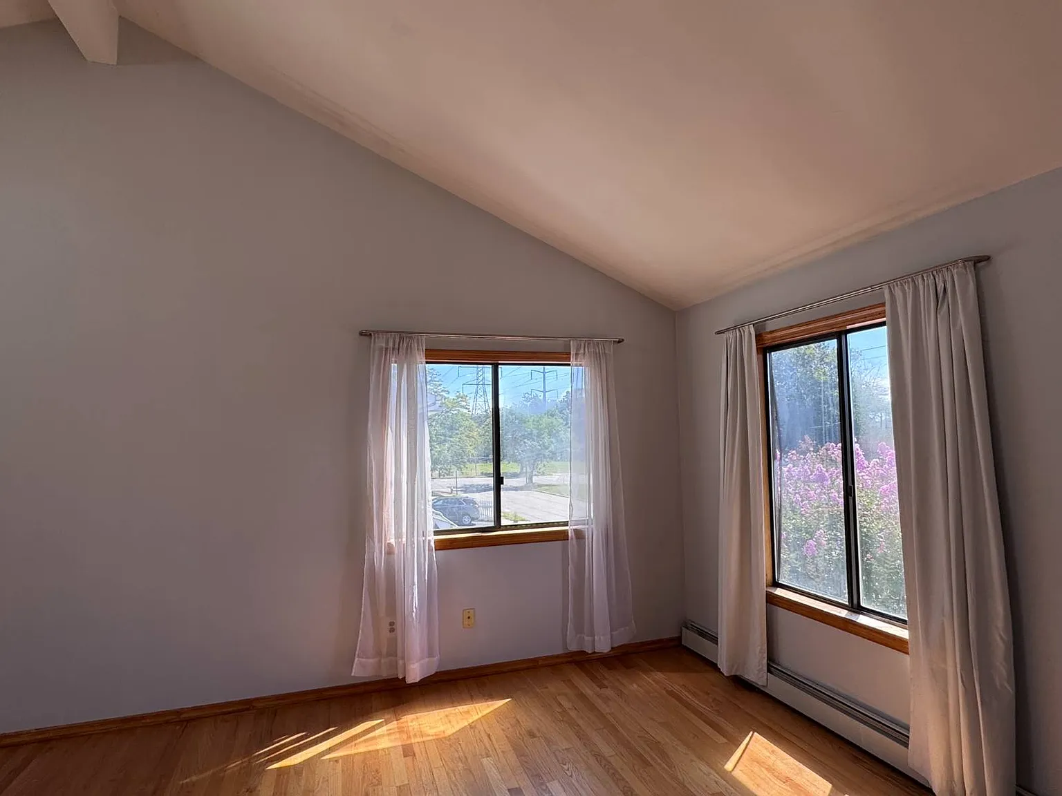 3 bed, 2.5 bath, $4,200 — Photo 4