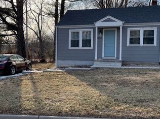 1327 N 10th St, Manhattan, KS 66502