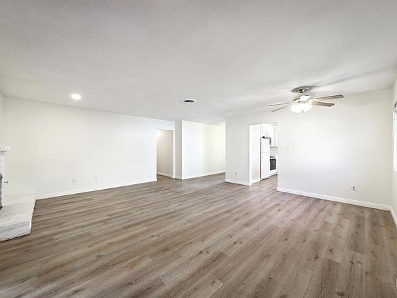 4th image of 6309 Sundale Ave