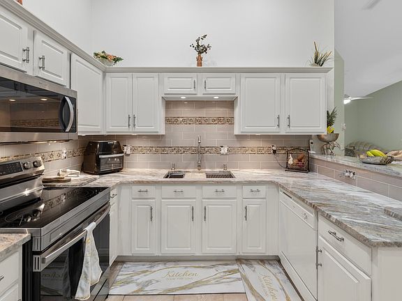 5th image of 9375 Bridgeport Drive