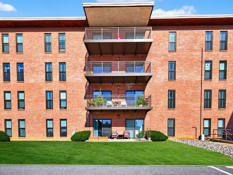 Brooklawn Apartments — Photo 16