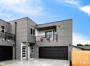 16023 11th Ave SW, Seattle, WA 98166