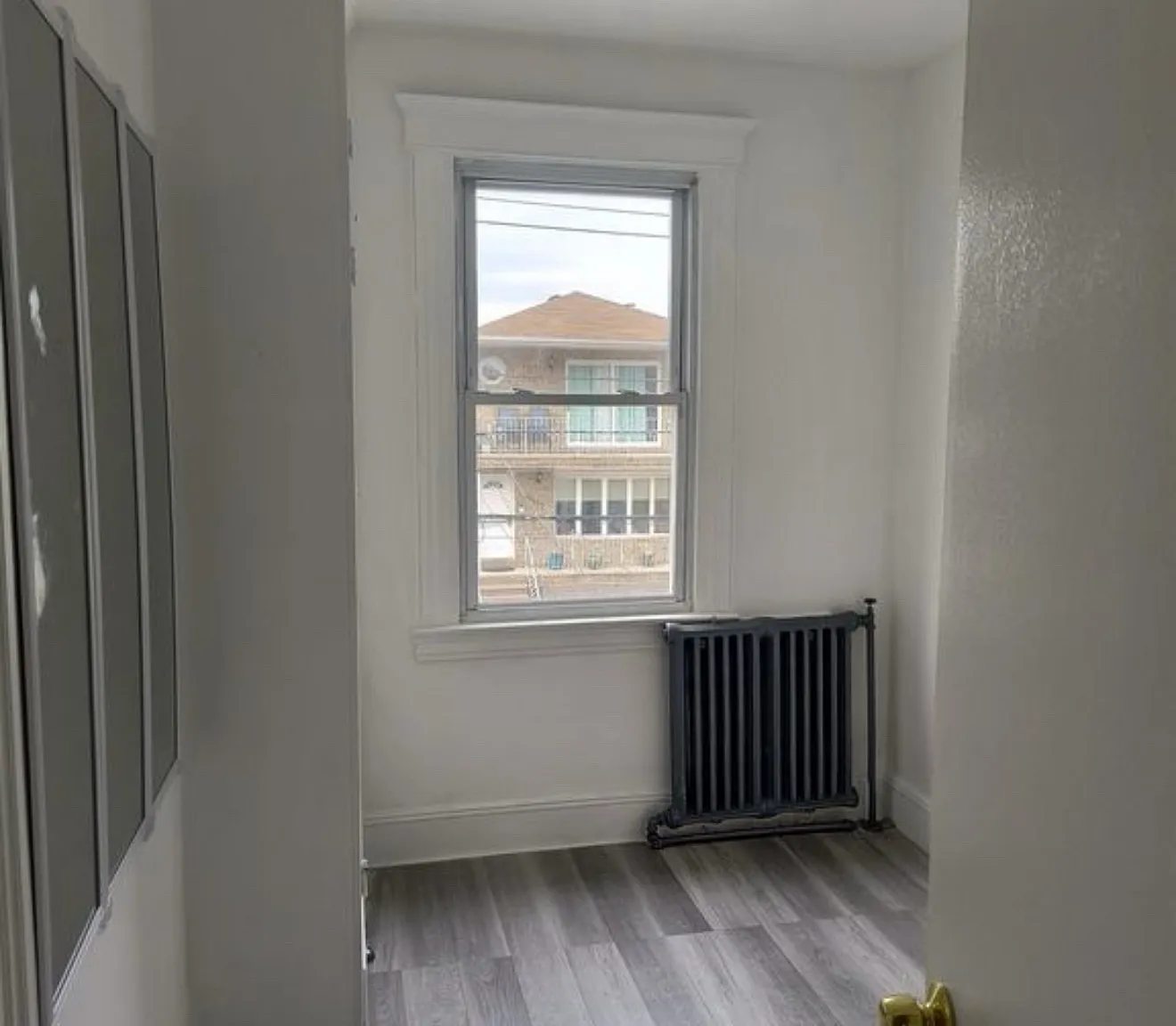 3 bed, 900 sqft, $2,300 — Photo 4