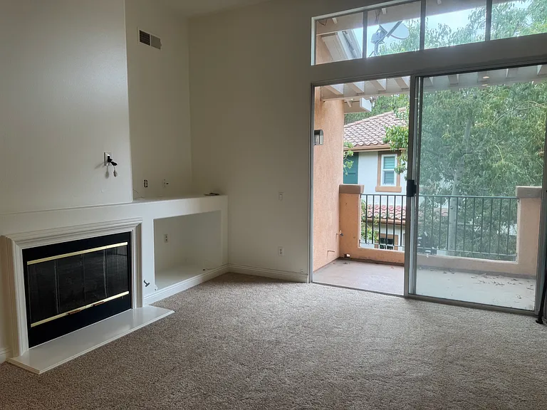 2401 Ladrillo Aisle — Photo 8