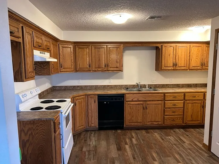601 Valley View St #4 — Photo 5