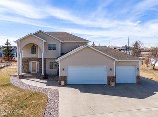 1619 Cedar Ct, Crookston, MN 56716