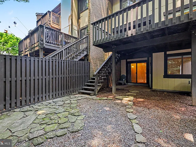 2105 Glencourse Ln — Photo 69