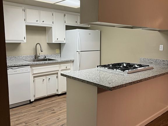 4th image of 7427 Westland Ave #2802