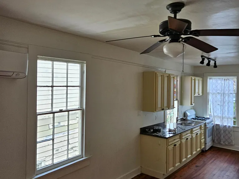 1507 Dumaine St — Photo 1