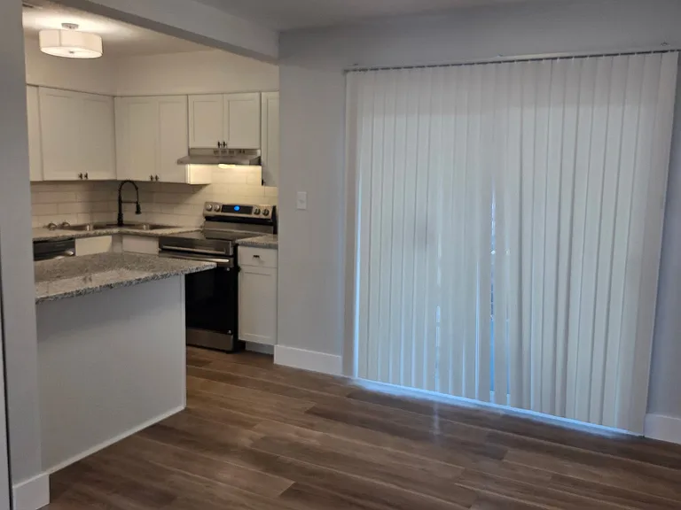 25 Martin St #17 — Photo 2