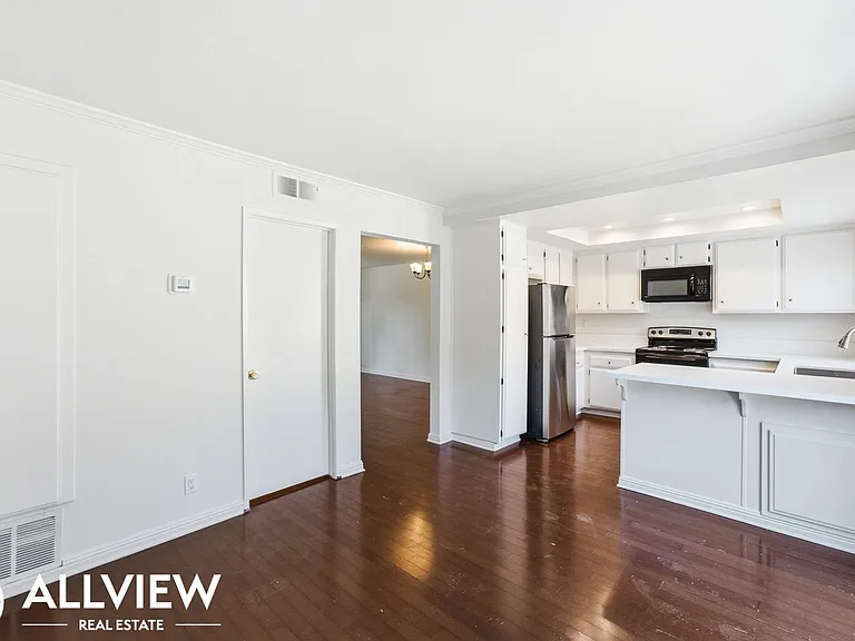 2055 W Lafayette Dr — Photo 4