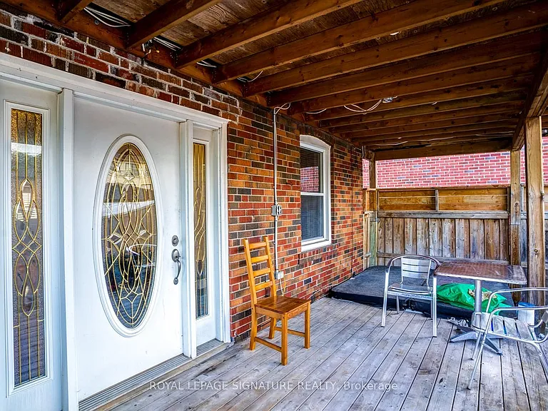 33 Athlone Rd #MAIN FL — Photo 22