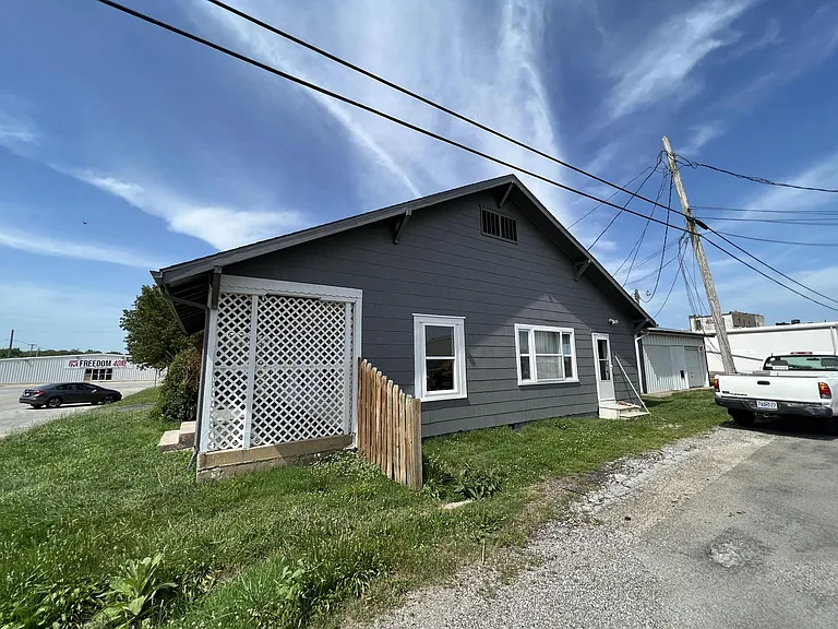 104 S Washington Ave — Photo 6