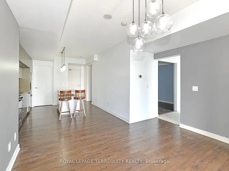 110 Charles St E #2710 — Photo 6