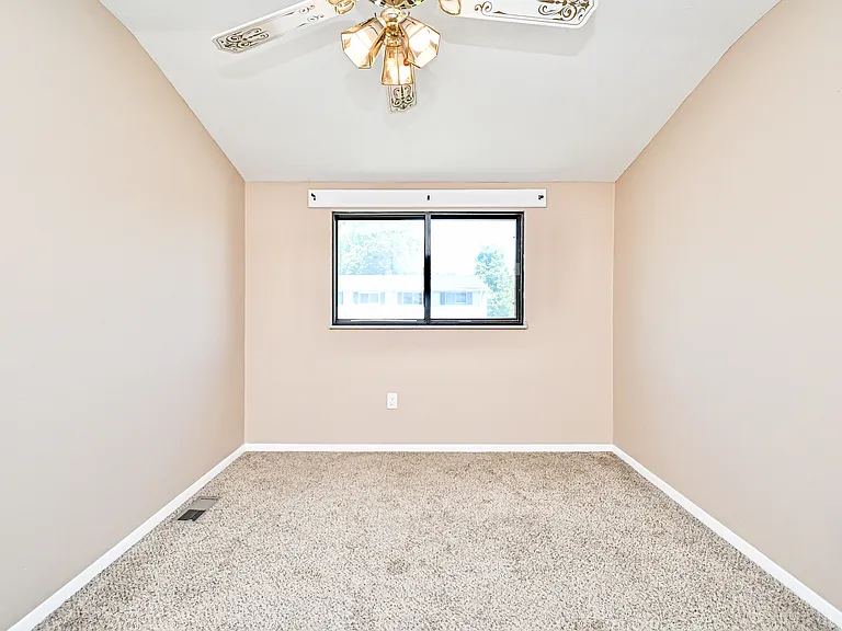 7752 Montgomery Rd #84 — Photo 19