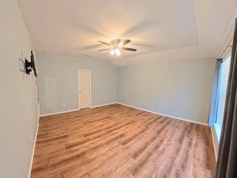 1209 Montclair Dr — Photo 17