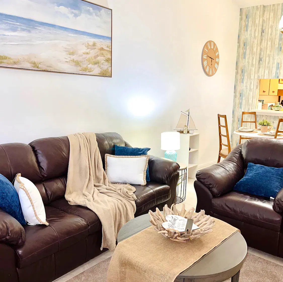 2 bed, 864 sqft, $1,900 — Photo 2