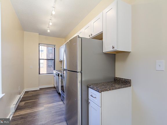 3rd image of 1001 Saint Paul St Unit 3B