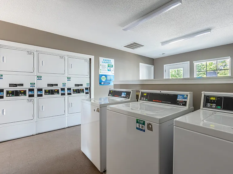 Sharon Pointe Apartment Homes — Photo 22