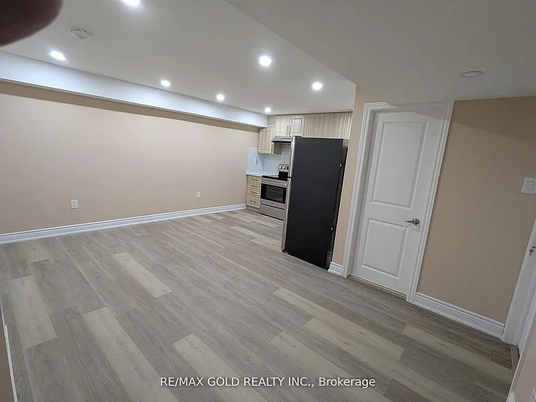 35 Latania Blvd — Photo 9