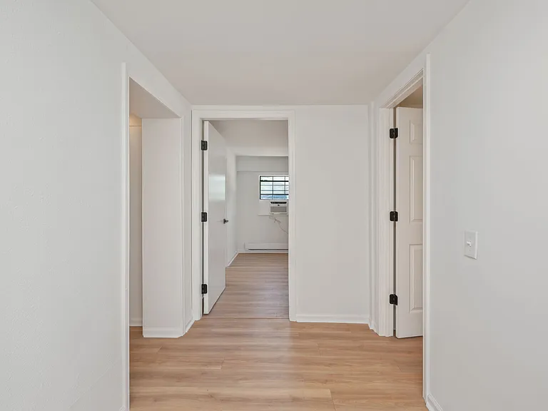 1002 High Grove Ct #B — Photo 20