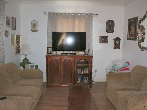 5th image of 1101 E 18th St