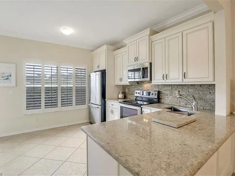 298 Emerald Bay Cir #K6 — Photo 4