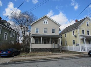 18 Center St, New London, CT 06320