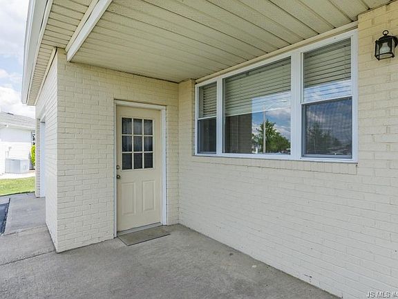 4th image of 17 Monaco Ct