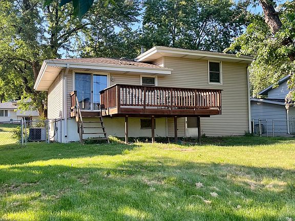 2nd image of 9061 Meadow Dr