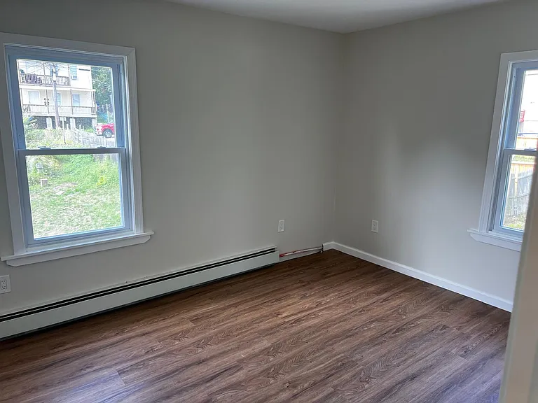 13 Thompson Ct #1 — Photo 6