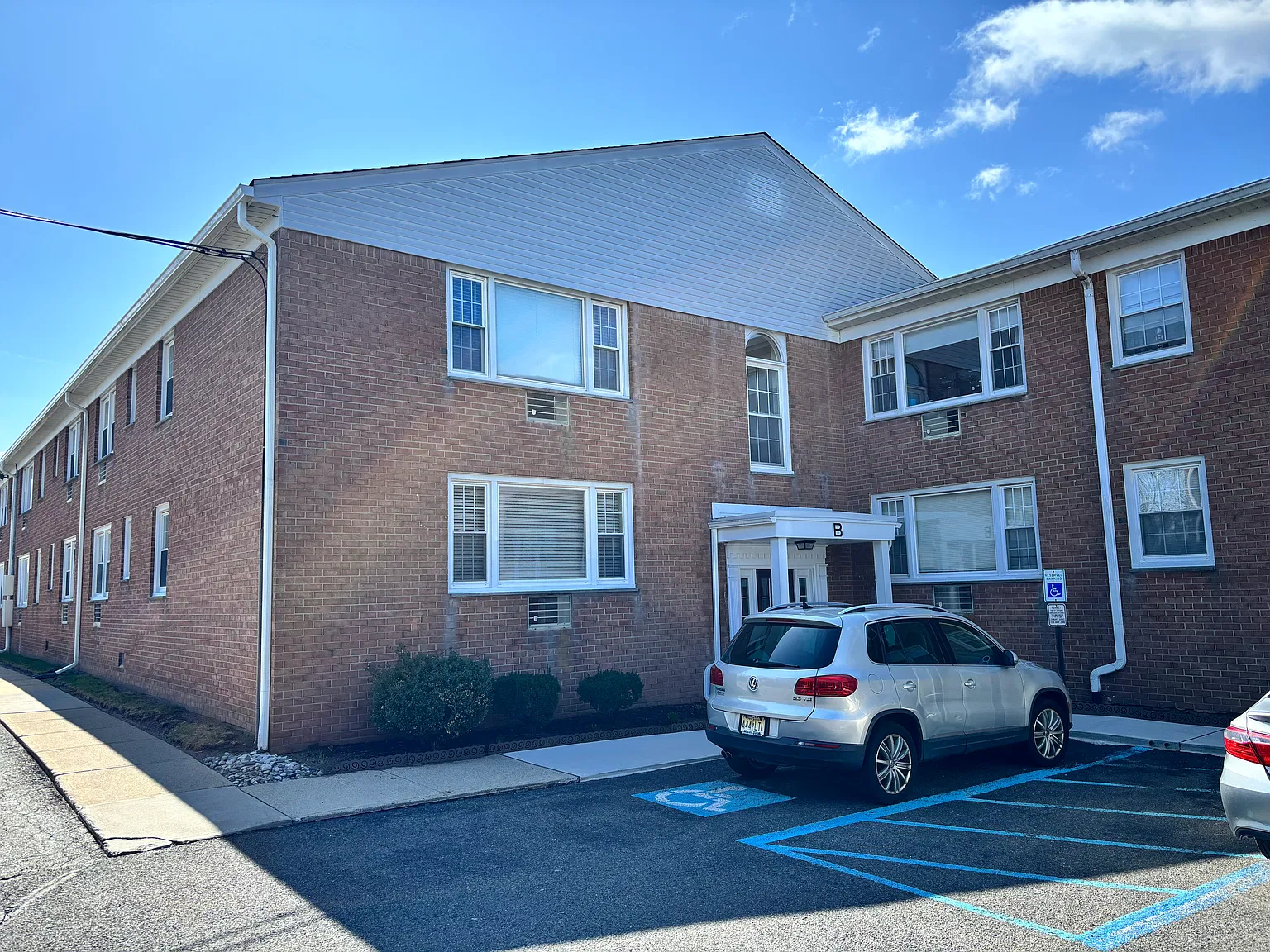 1 bed, 820 sqft, $2,200 — Photo 1