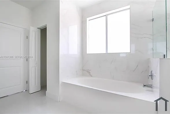 15631 SW 11th Ter — Photo 18