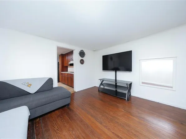 208 Saint Mary's Avenue image 39 of 47