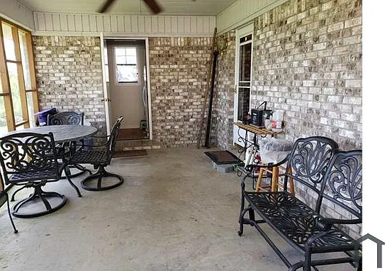 626 Floyd Rd — Photo 1