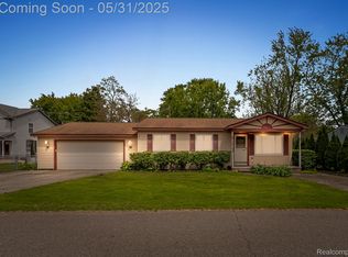 9220 Garden Ter, Commerce Township, MI 48382