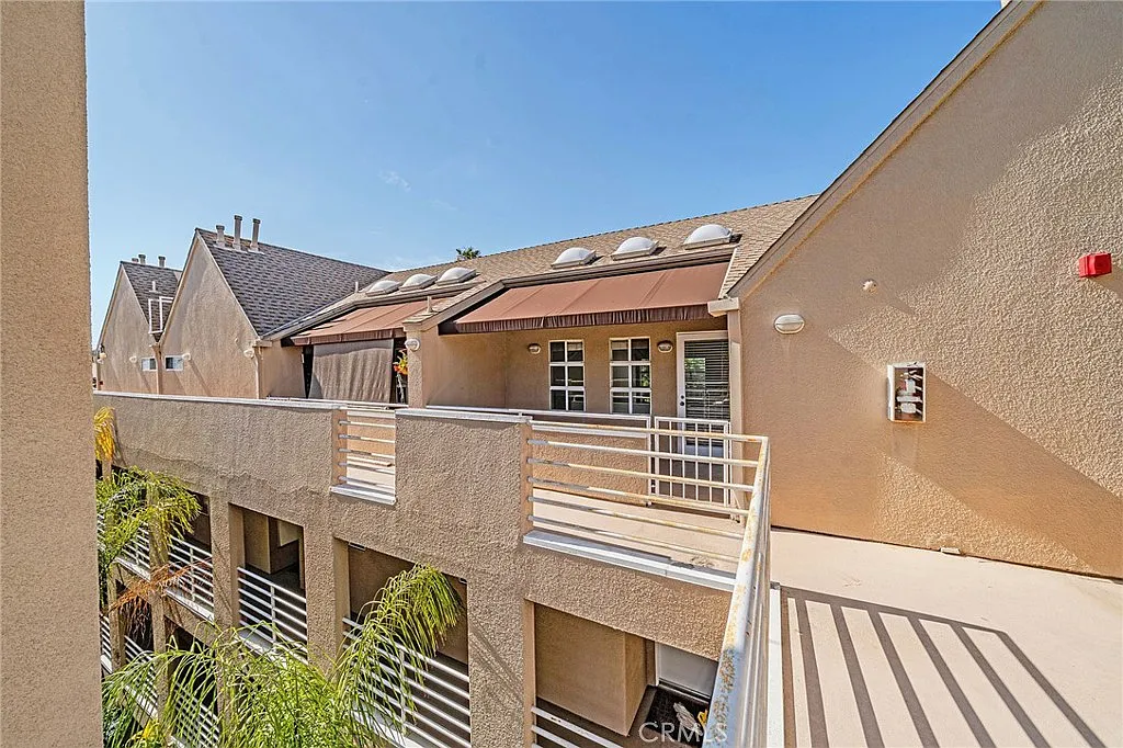 Building Photo - 10629 Woodbridge St #309