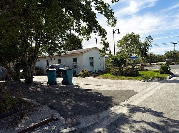 2nd image of 102 NE 13th Ave