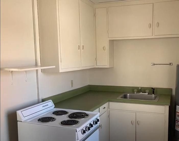 1st image of 1122 6th Ave APT B