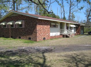 305 Croaker St, Davis, NC 28524