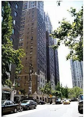 Rented by Segallis Real Estate | media 26