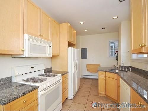 2nd image of 86 Russell St #2