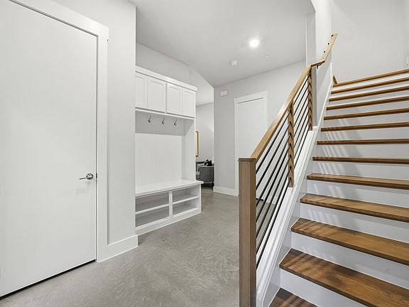 5th image of 625 N Tyler St #402