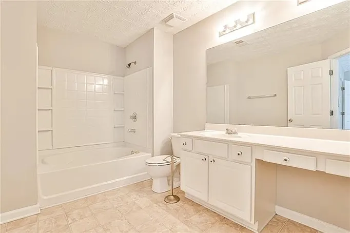 Celeste Ln SW — Photo 4