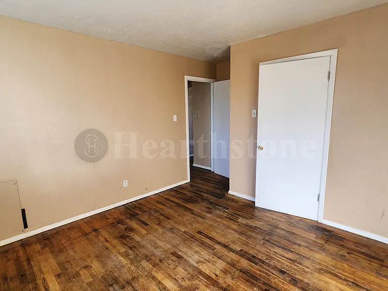 1012 E Brazos St — Photo 14