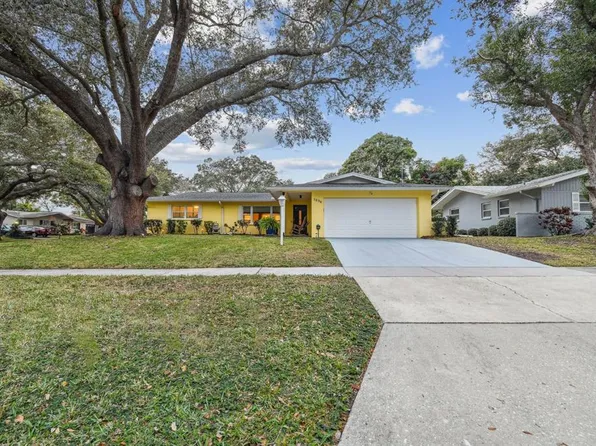 1836 Chateau Dr W, Clearwater, FL 33756