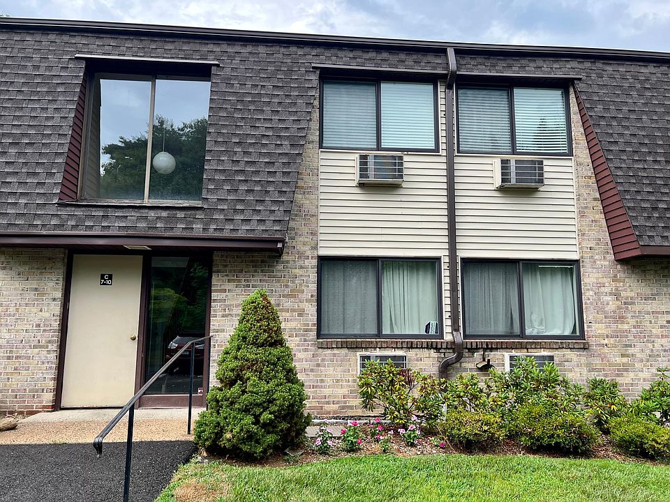 1st image of 255 Strawberry Hill Ave #C10